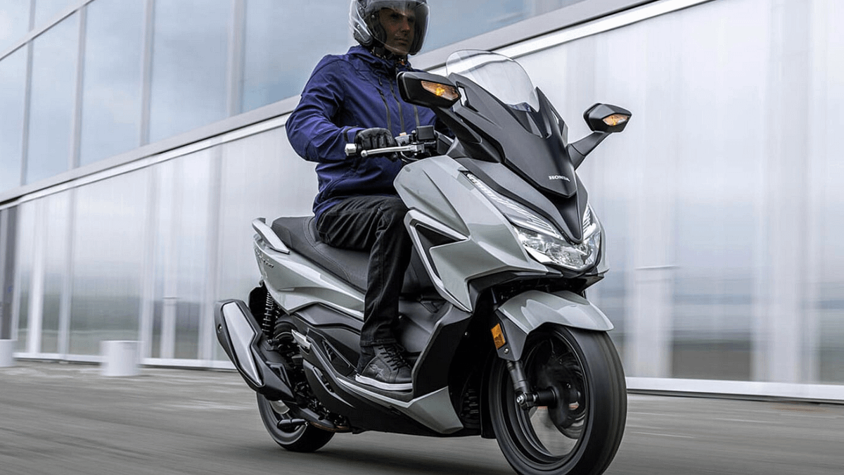 Honda Forza 350 लॉन्च होते ही मचा रहा है बवाल – 330cc इंजन, धाकड़ फीचर्स और कीमत जानिए!